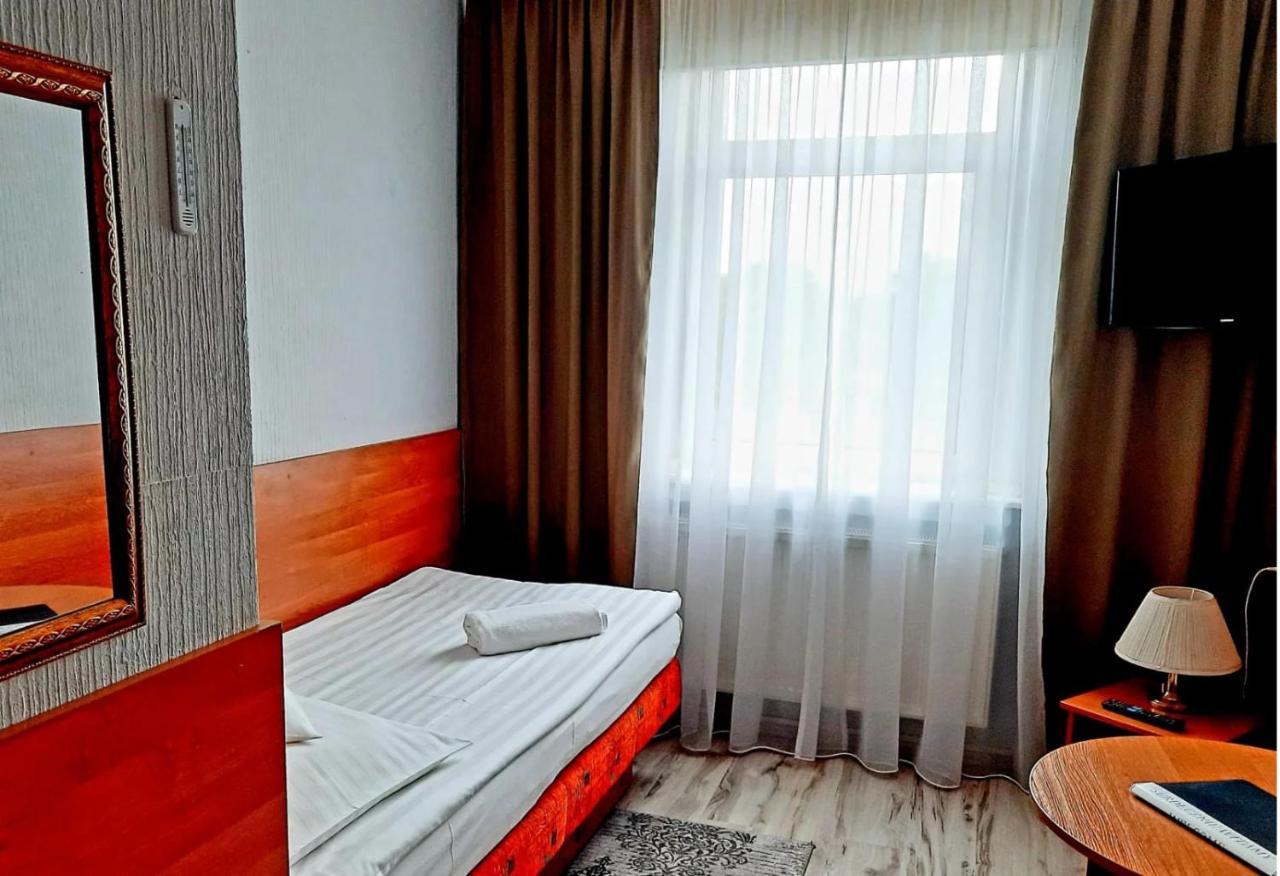Hotel Bursztyn Kaliszki 외부 사진
