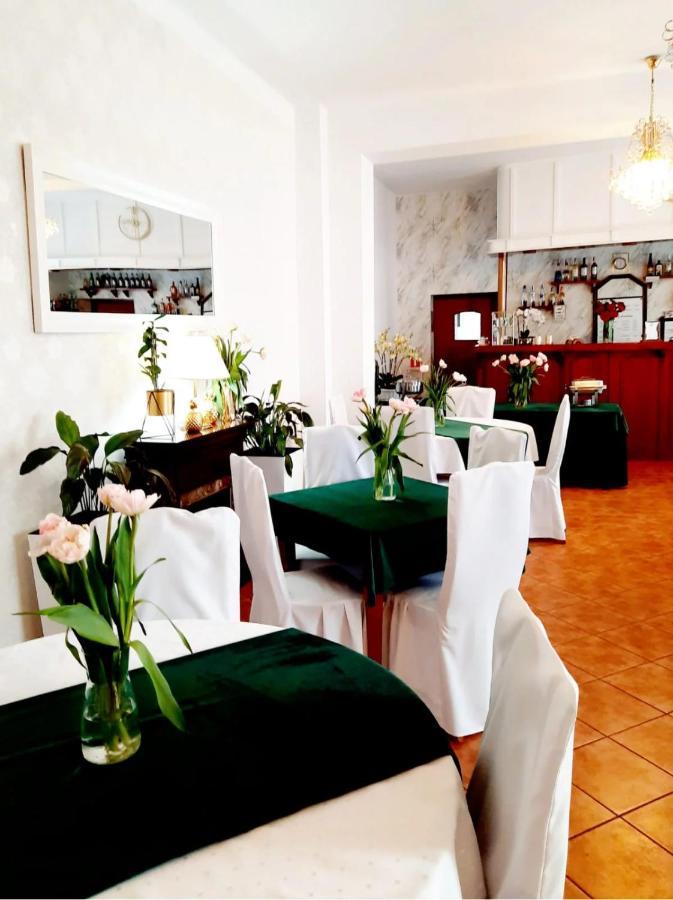 Hotel Bursztyn Kaliszki 외부 사진