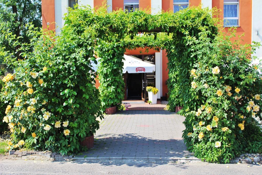 Hotel Bursztyn Kaliszki 외부 사진