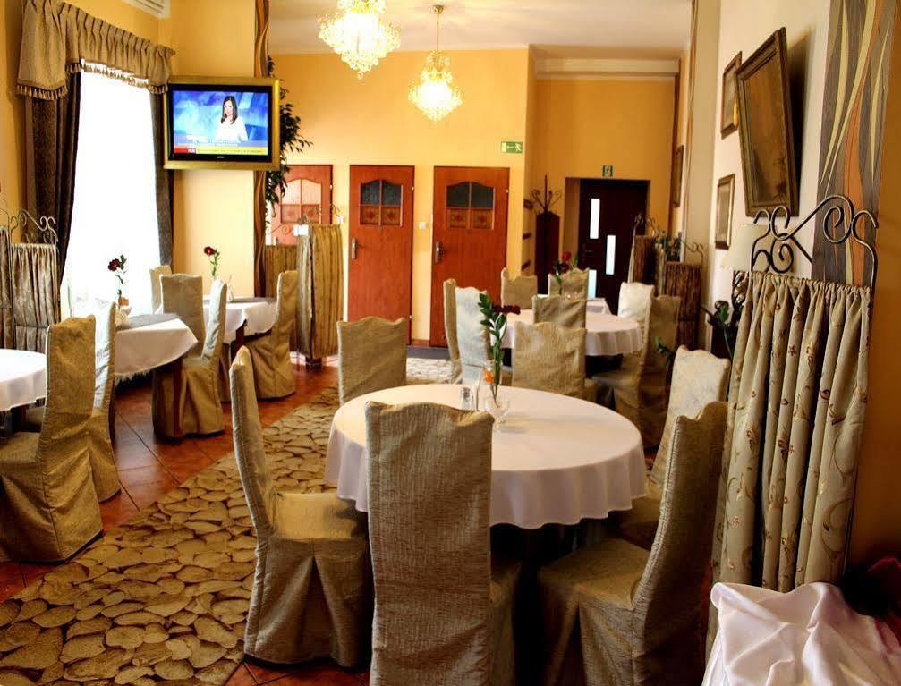 Hotel Bursztyn Kaliszki 외부 사진