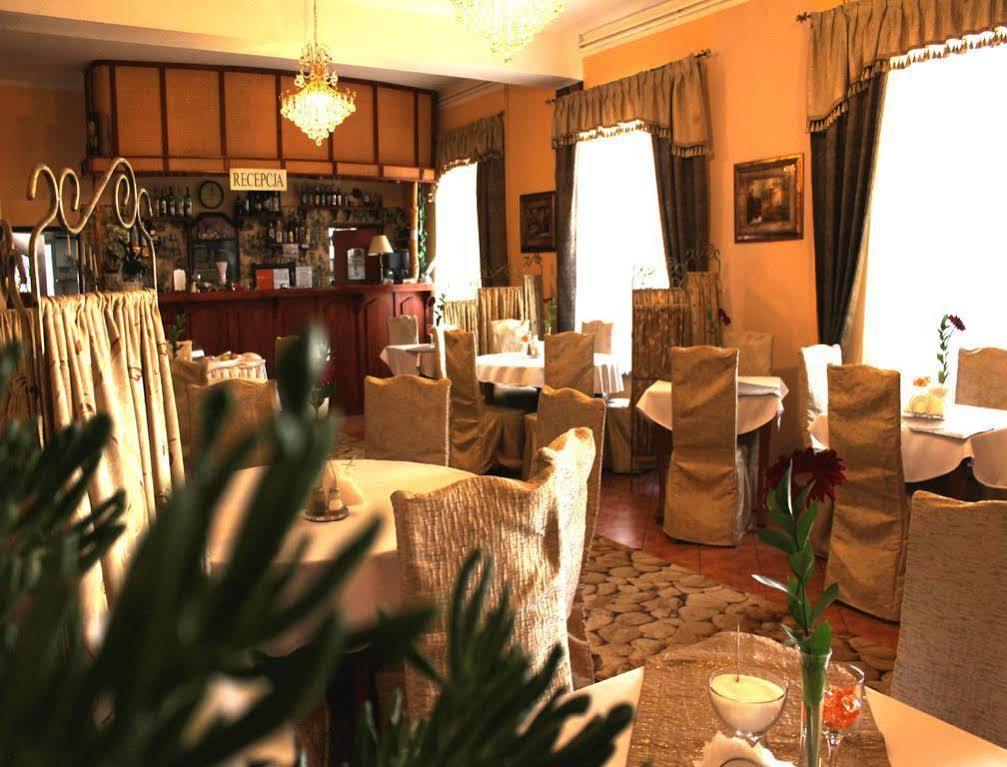 Hotel Bursztyn Kaliszki 외부 사진