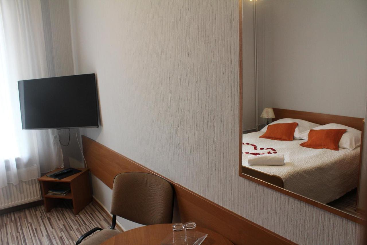 Hotel Bursztyn Kaliszki 외부 사진